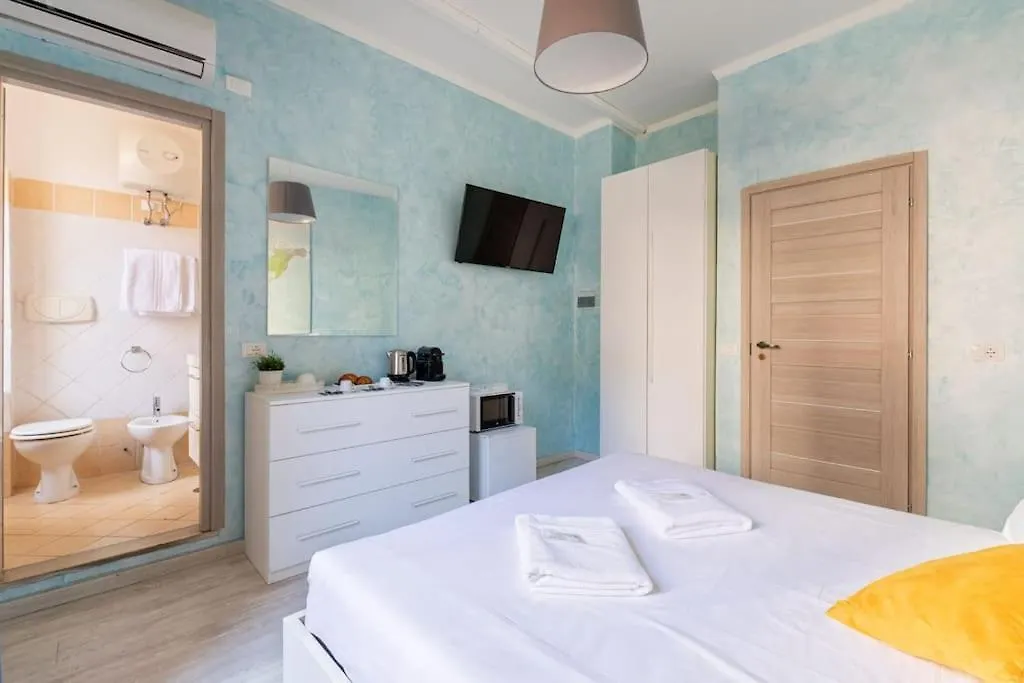 Private Room In A Guest House With Private Bathroom N4 Rome Italy