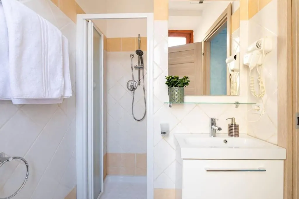 Private Room In A Guest House With Private Bathroom N4 Rome Apartment